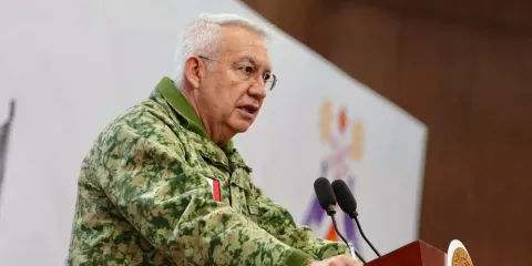 Semar da de baja y detiene a cuatro marinos por huachicol fiscal