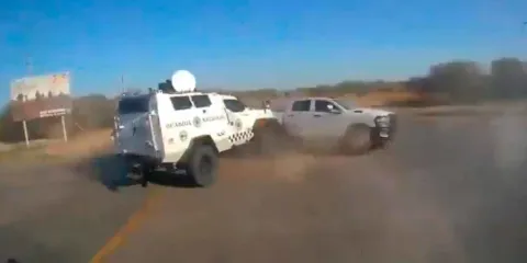 VIDEOS. Elementos de la GN revientan “monstruo” blindado tras enfrentamiento en Tamaulipas 